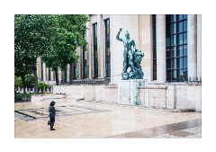 Statue at the Palais de Chaillot