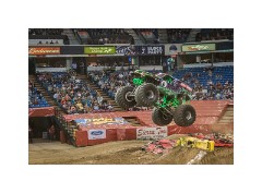 Folsom 06  Sleep Train Arena Monster Trucks - Grave Diggers last run