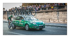 France Paris 28  Final of the Tour de France A Helping Hand