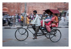 Jaipur  06  Traffic heading for the Gate