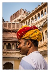 Jodhpur 030  Putting on a turban, final result