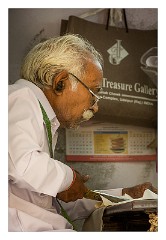 Udaipur 28  Tailor at work in the palace grounds