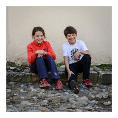 Medias 04  Children playing in the inside of the fortifications of St. Margaret’s Church in Medias