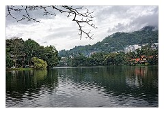 Kandy 06  Views around the Lake in Kandy