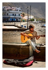 La Gomera 008  Hippy busker