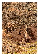 La Gomera 017  The rock face in the harbour