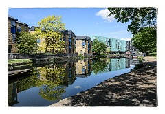 London Mile End 03  Regents Canal - Mile End Road