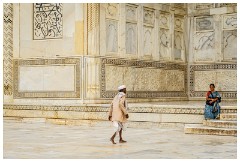 Agra 08  Outside the Tomb
