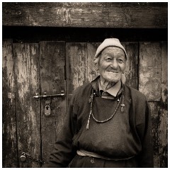 06 Leh and its Valley  The Old Man who makes Prayer Wheels