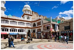 20 Leh and its Valley  End of the High Street