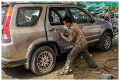 38 Leh and its Valley  Working on the Cars Paintwork