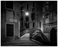 30 Venice  Bridge with Street Light