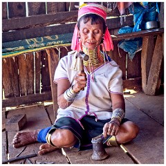 Loikaw  24  Padaung Woman making Jewellery
