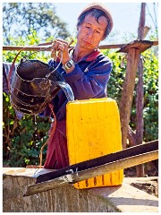 Loikaw  28  Working Man  getting Water from the Well