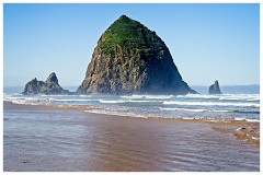 Oregon  03  Cannon Beach - The Haystack