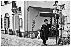 Krakow 013  Walking from Rynek Glowny to Kazimierz 06  One of very few Jewish people around