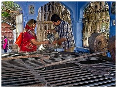 Jodhpur Day 1 013  Helping the Lady to Water