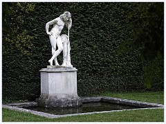 Anglesey Abbey 005  Statue