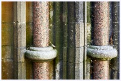 Hadenham 005  Columns at St Mary's Church