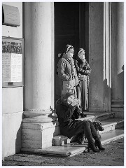 036 Venice  Watching the Carol Singers