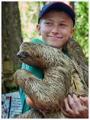 004 Roatan  Jason with a Sloth