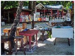 032 Roatan  Local Bar