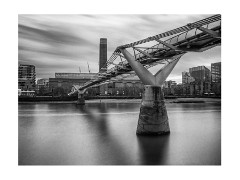 010 London  Millennium Bridge