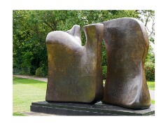 008 Henry Moore Studio and Gardens  Knife Edge Two Piece